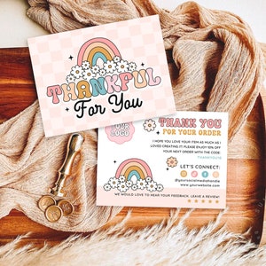 Plantilla Canva de tarjeta de agradecimiento con diseño de arcoíris retro, tarjeta de agradecimiento editable con diseño bohemio colorido para pequeñas empresas, tarjeta de inserción de compra imprimible de los años 70, Aloha