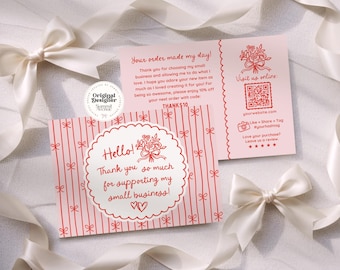 Könnte beinhalten: Eine rosa und rote Dankeskarte mit einem rot-weiß gestreiften Muster. Die Karte sagt "Hello! Thank you so much for supporting my small business!" mit einem roten Herzen und einem Blumenstrauß. Die Rückseite der Karte hat einen QR-Code und sagt "Besuchen Sie uns online: yourwebsite.com Gefällt mir + Teilen + Taggen #yourhashtag Sie lieben Ihren Kauf? Hinterlassen Sie eine Bewertung."