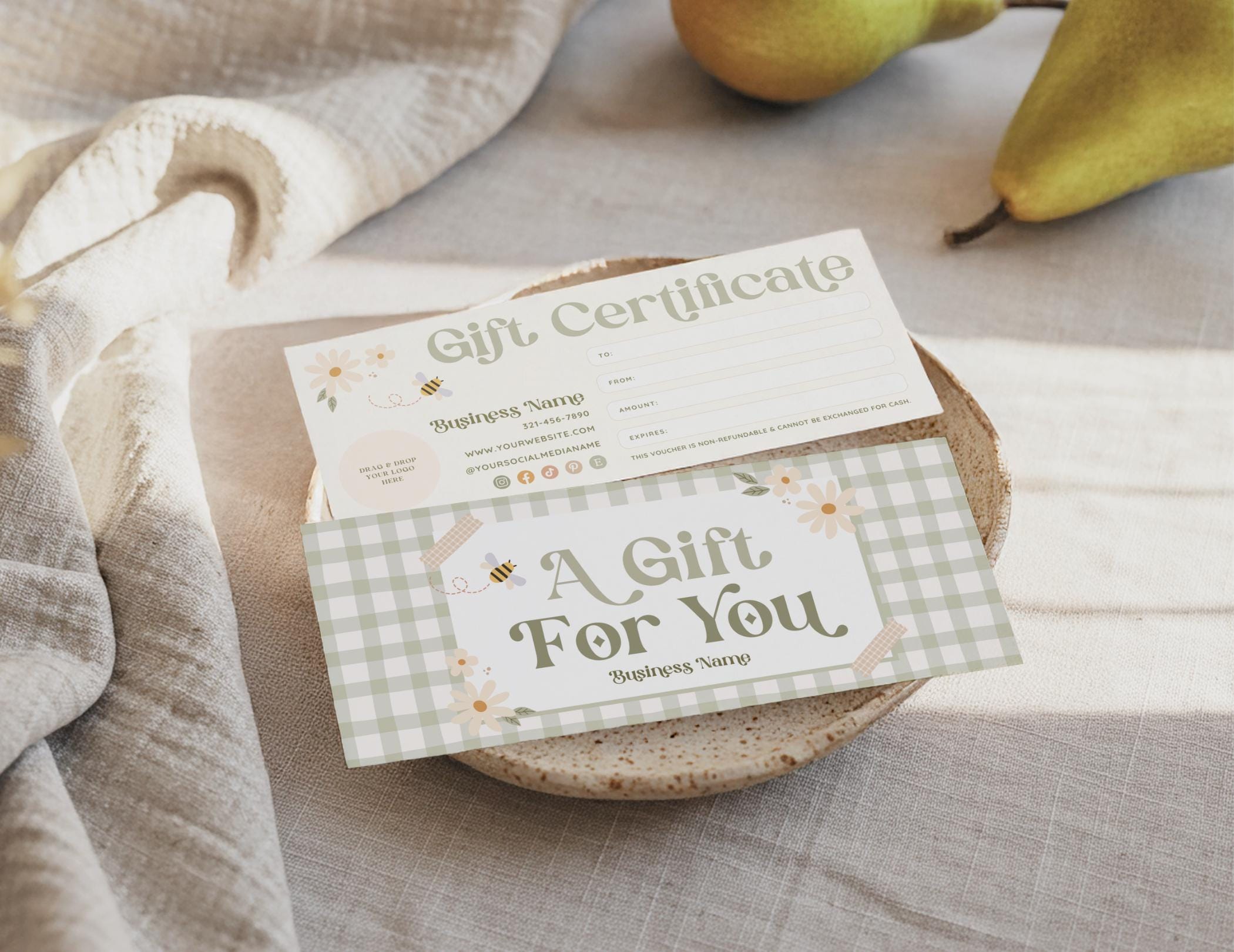 Editable Cottagecore Certificate Template, Gingham Grandmacore Voucher Canva Design, DIY Printable Cute Floral Garden Bee Gift Card, florest