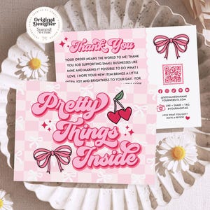 Tarjeta de agradecimiento Coquette, empaque comercial editable de agradecimiento al cliente, plantilla de Canva con código QR para insertar un agradecimiento con corazones de cereza retro, Cheri