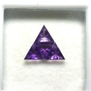 Set di triangoli di ametista abbinati, gemme viola con taglio trilione, gemme sfuse per la creazione di ciondoli e gioielli
