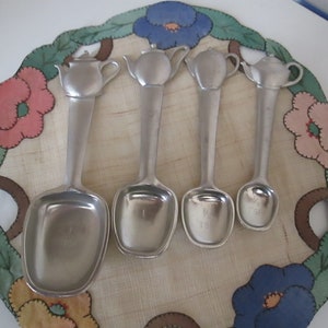 Rooster Sunflower Silver tone Metal Measuring Spoon Set Farmhouse