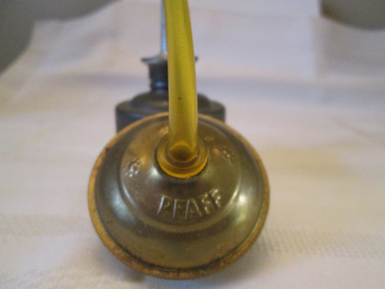 Oil Can Collectors Vintage Pfaff Sewing Machine Brass Oil Can Oiler Sewing collectors,