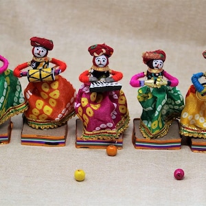 Recycled Rajasthani Musician Puppets: Handcrafted Bawla Showpieces, Set of 5