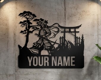 Decorazione murale in metallo a tema samurai, guerriero giapponese con cancello Torii, targa personalizzata con nome per casa e ufficio, regalo unico e personalizzato per lui.