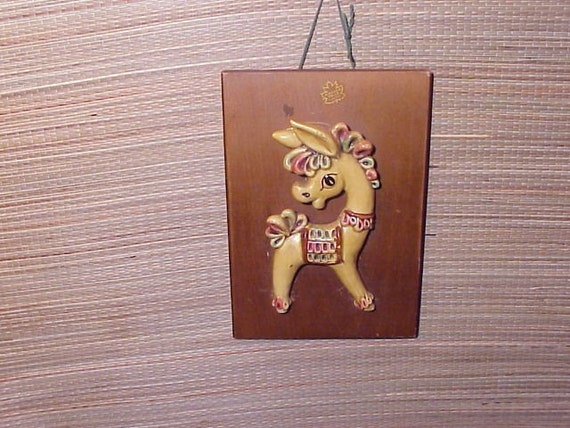 Vintage Art Pottery Donkey Plaque Niagra Falls Souvenir