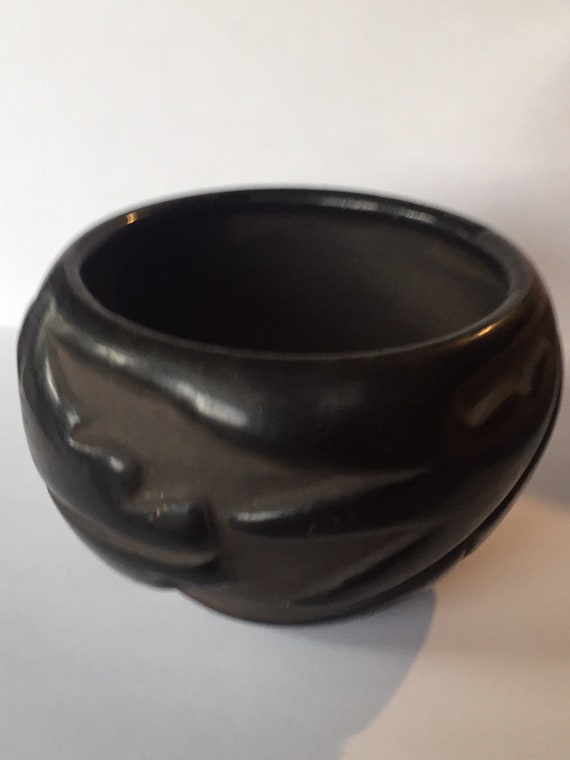 Vintage Santa Clara Carved Black Bowl Pueblo Unsigned Pottery Pot jar