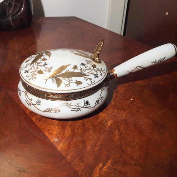 Silent Butler Crumb Catcher Porcelain Pan Cup Leaf Acorn Gold