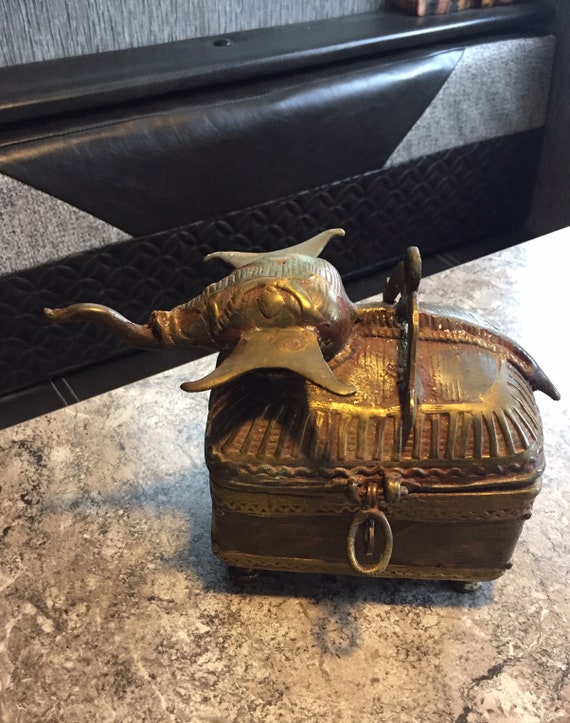 Vintage Solid Brass ELEPHANT DHOKRA nut Box - Trinket India