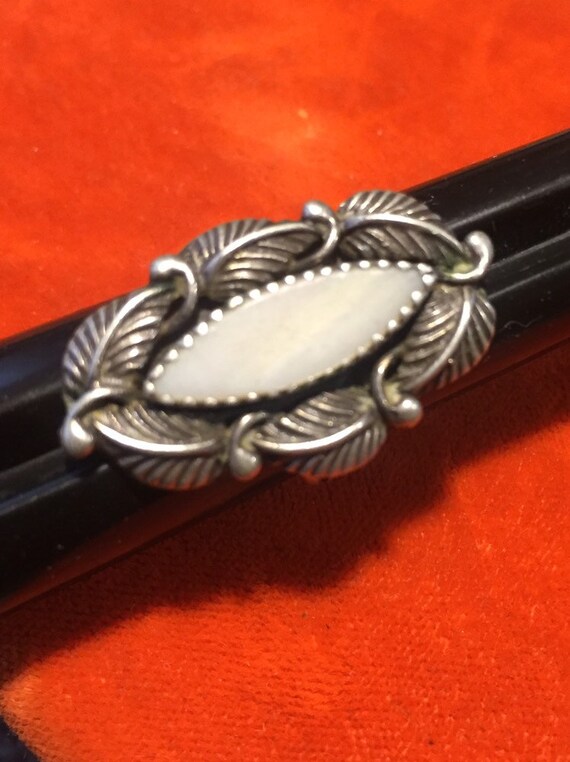 Vintage Navajo Sterling Silver Ring white Stone S… - image 3