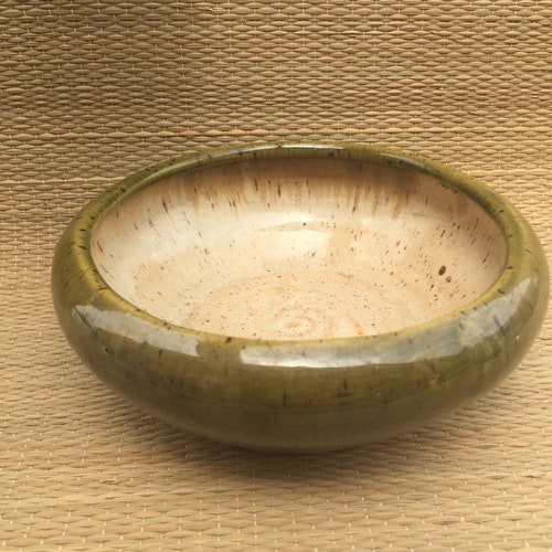 Vintage Arts shops & Crafts Art Pottery Bowl Green
