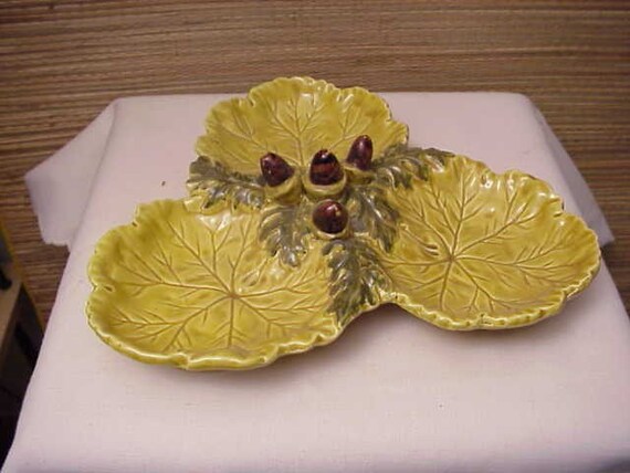 Vintage Italy Italian Art Pottery Divided Bowl Acorn Leaf Majolica