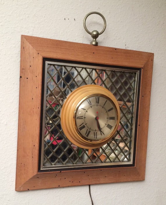 Vintage Sessions Electric MIRROR Wall Clock Works Retro Country