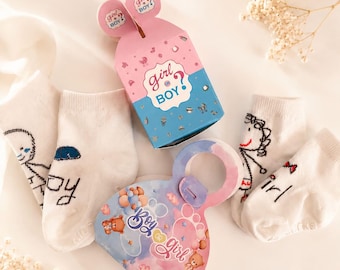 Gender Reveal Surprise Box with Baby Socks - Boy or Girl Announcement, Pregnancy Reveal Gift for New Parents, Grandparent Reveal Idea, Box