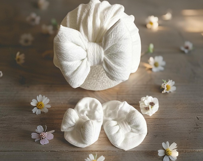 Featured listing image: Newborn Baby Girl Hat and Booties Set - Adorable red and white with big bows, perfect gift for Christmas Baby girl gift Baby shower