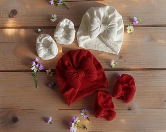 Newborn Baby Girl Hat and Booties Set - Adorable red and white with big bows, perfect gift for Christmas Baby girl gift Baby shower