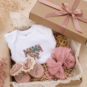 Mama Baby Girl Gift Box - Bodysuit, Headband & Slippers - Red Protection Bracelet Included - Baby Shower Gift Set - Ready to Gift Box