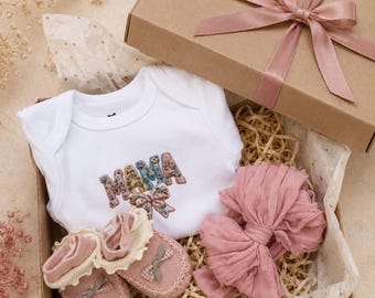 Mama Baby Girl Gift Box - Bodysuit, Headband & Slippers - Red Protection Bracelet Included - Baby Shower Gift Set - Ready to Gift Box