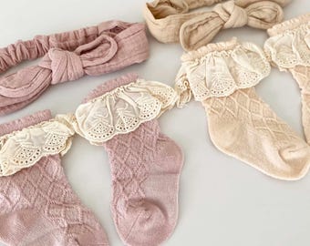Vintage Baby Girl Gift Set - Lace Headband and Ruffle Socks, Newborn Photography Prop, 0-12 Months, Unique Baby Shower Gift, Soft Aesthetic