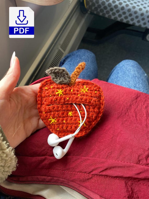 Winter Apple Pouch - crochet wired earphone case PDF pattern. Easy quick mini  holder headphones