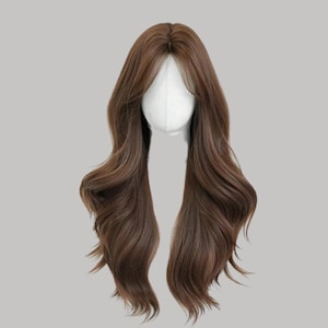 Puede incluir: Una peluca larga y ondulada de color marrón, peinada sobre una cabeza de maniquí blanca. La peluca presenta una raya central y mechones en capas, ofreciendo un aspecto natural. El cabello es de un color marrón cálido y rico, ideal para cosplay.