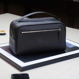 Handmade Leather Dopp Kit – Luxury Travel Toiletry Bag – Black Leather Men’s Organizer