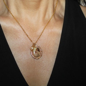 Cameo pendant, Cameo charm necklace with glass heart, vintage cameo necklace, vintage cameo, girls necklace