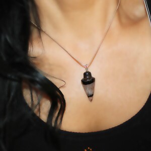 Pendelhalsband med svart agat: Druzy Point-hänge