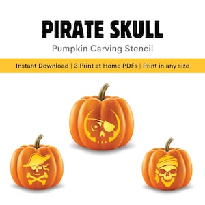 Puede incluir: Tres calabazas naranjas con plantillas para tallar con temática pirata. Las calabazas presentan diseños de calaveras con parches en los ojos, pañuelos y sombreros de pirata. El texto "PIRATE SKULL" y "Pumpkin Carving Stencil" está en la parte superior.