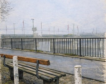 Impresión artística de un banco junto al río en Heidelberg: Paseo fluvial lluvioso, descarga digital