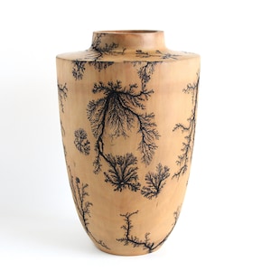 Handcrafted Pear Wood Vase for Dried Flowers, Elegant Wooden Centerpiece, Minimalist Home Decor, Classic Design Dried Flower Vase