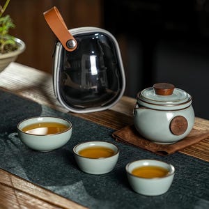 Ru Ware ポータブルトラベルティーセット、エレガントな青磁茶器キット、伝統的な職人技、ギフトボックス入り、高級ティーギフト