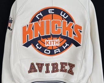 Chaqueta de cuero Avirex blanca para hombre, hecha a mano. Chaqueta de motociclista Avirex para hombre. Chaqueta con cremallera KNICKS KITH. Chaqueta de carreras AVIREX. Chaqueta Kith y Avirex.