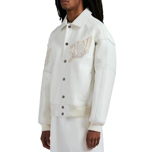 Chaqueta bomber de cuero blanco Avirex con logo bordado Gold Club, piel de vaca auténtica perforada, chaqueta de motociclista, regalo de cumpleaños para él imagen 6