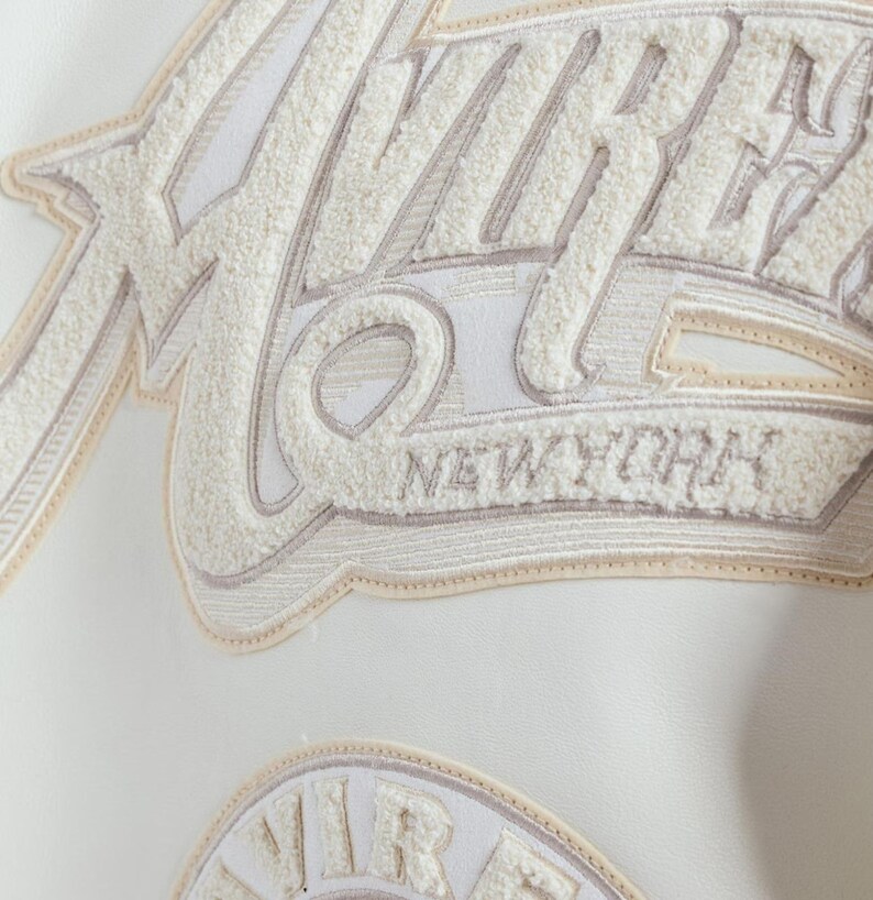 Chaqueta bomber de cuero blanco Avirex con logo bordado Gold Club, piel de vaca auténtica perforada, chaqueta de motociclista, regalo de cumpleaños para él imagen 7