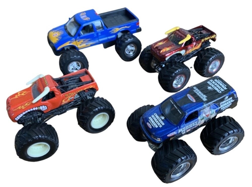 Monster Jam 1:64 Scale Die Cast Truck OFF-ROAD Series - MONSTER MUTT ( –  JNL Trading