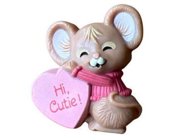 Hallmark Tiny Mouse Heart Candy Be My Valentine Brooch or Lapel Pin