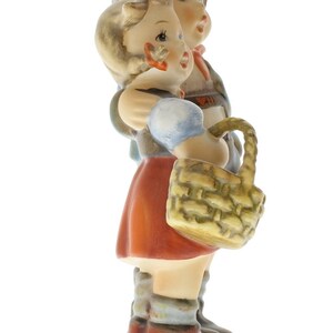 Goebel Hummel Surprise Little Boy and Girl 94 TMK5 1980 porcelain image 2