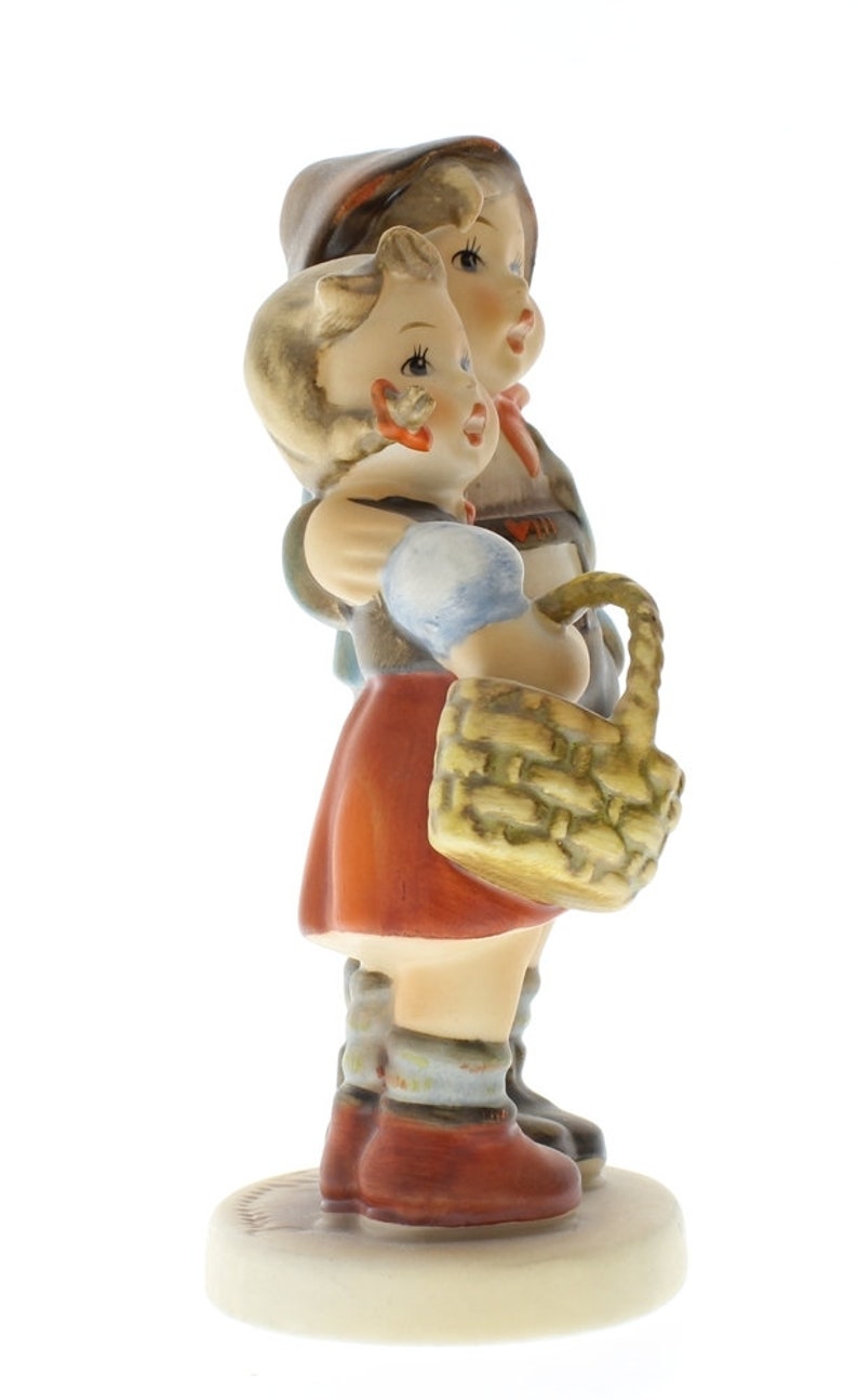 Goebel Hummel Surprise Little Boy and Girl 94 TMK5 1980 porcelain image 2