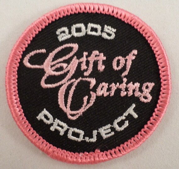 Girl Scout Gs Vintage Uniform Patch 2005 Gift Of … - image 1