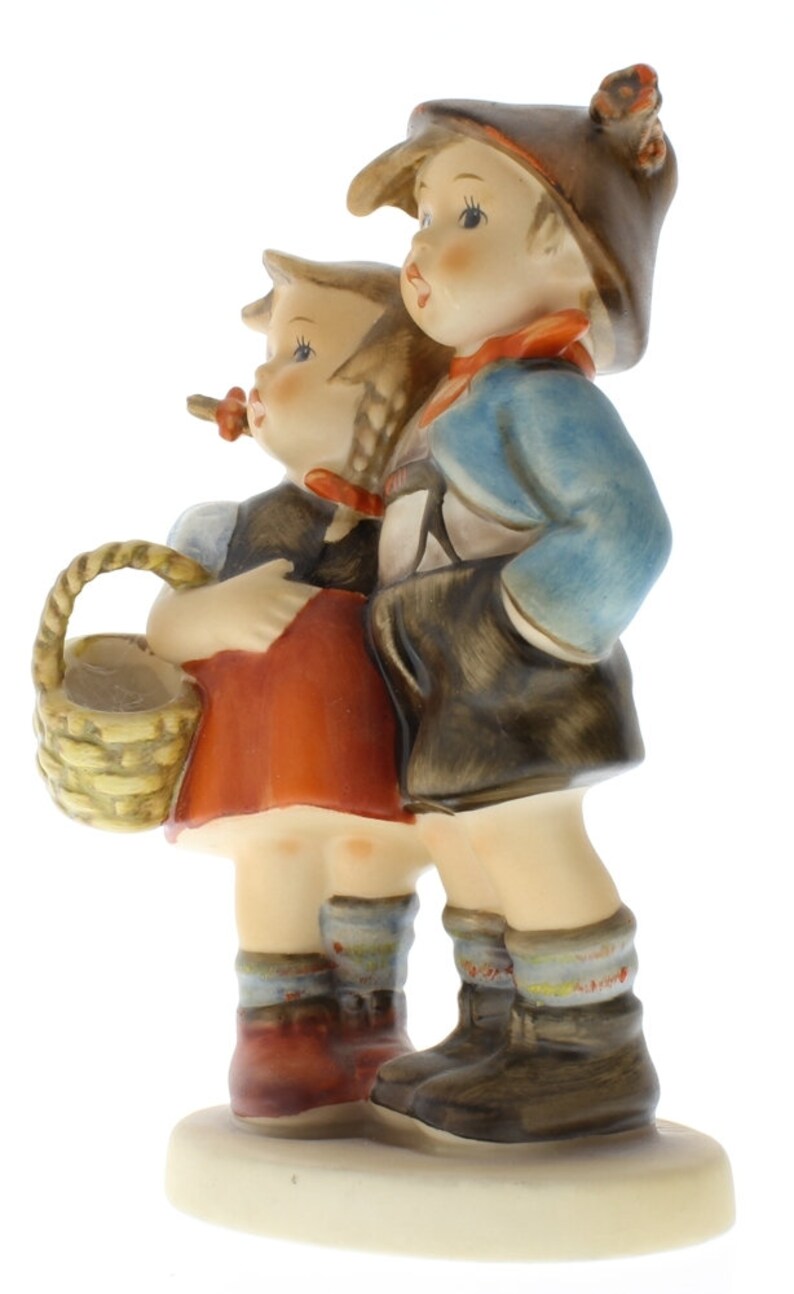 Goebel Hummel Surprise Little Boy and Girl 94 TMK5 1980 porcelain image 3