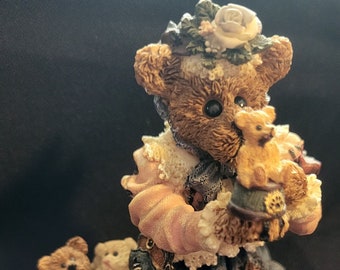 Boyds Bears & Friends "The Collector" Resin Bearstone Style #227707 1998 Edition/pc # 31E/2086