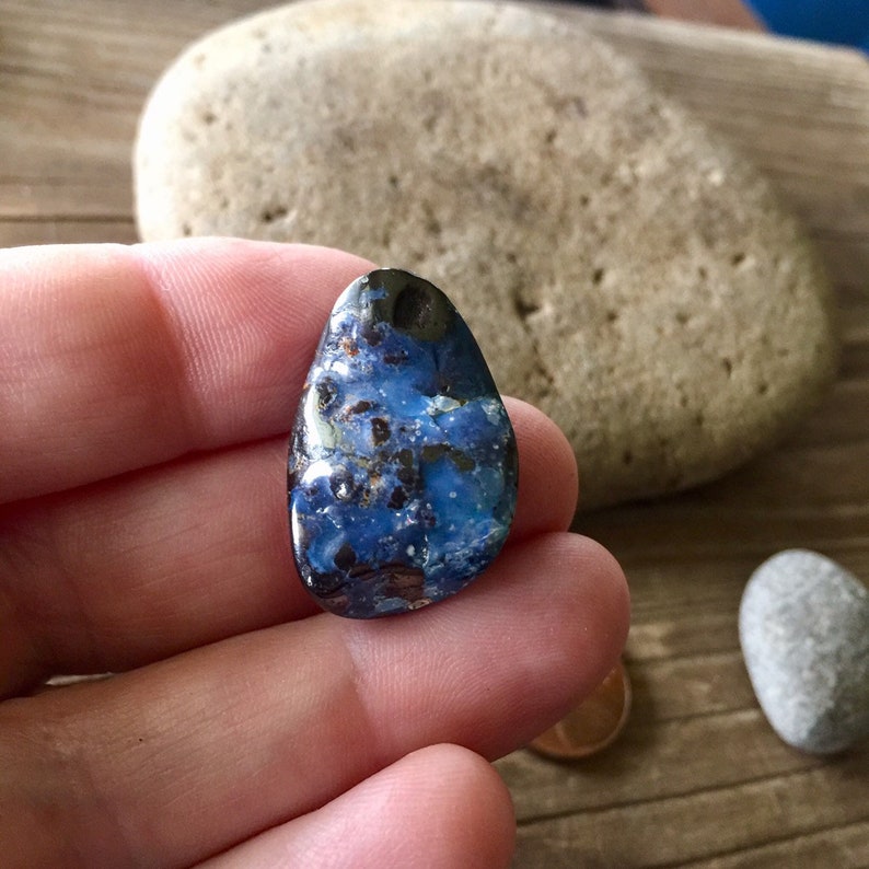 Boulder Opal cab