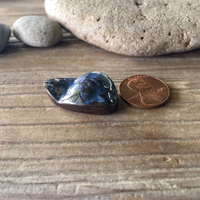 Boulder Opal cab