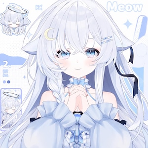 Puede incluir: Una ilustración de estilo anime de un personaje con cabello largo blanco, ojos azules y orejas de gato. El personaje viste un atuendo azul claro con volantes y un lazo. La imagen incluye el texto Meow, un accesorio para el cabello de media luna y dos imágenes pequeñas insertadas del personaje con un halo.