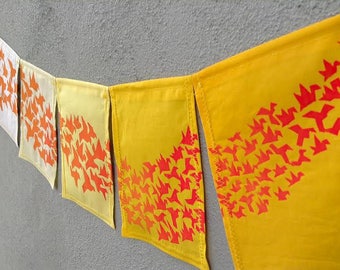 Banderas de oración de los 1000 deseos. Mil grullas, mil banderas de oración de buenos deseos.