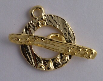 T132-134vm 18kt Gold Vermeil Toggle with dot & stripe