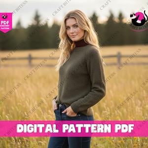 Könnte beinhalten: Eine Frau trägt einen grünen Pullover mit einem weinroten Rollkragen und eine blaue Jeans. Das Bild enthält den Text "DIGITAL PATTERN PDF". Der Hintergrund zeigt ein Feld und einen Zaun.