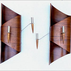 Par de candelabros de pared vintage de madera contrachapada curvada de los años 50, estilo Eames de mediados de siglo (MCM)