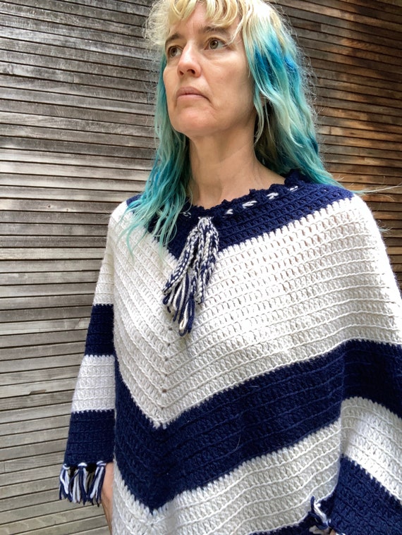 Striped Navy and White Vintage Shawl, Cozy and So… - image 7